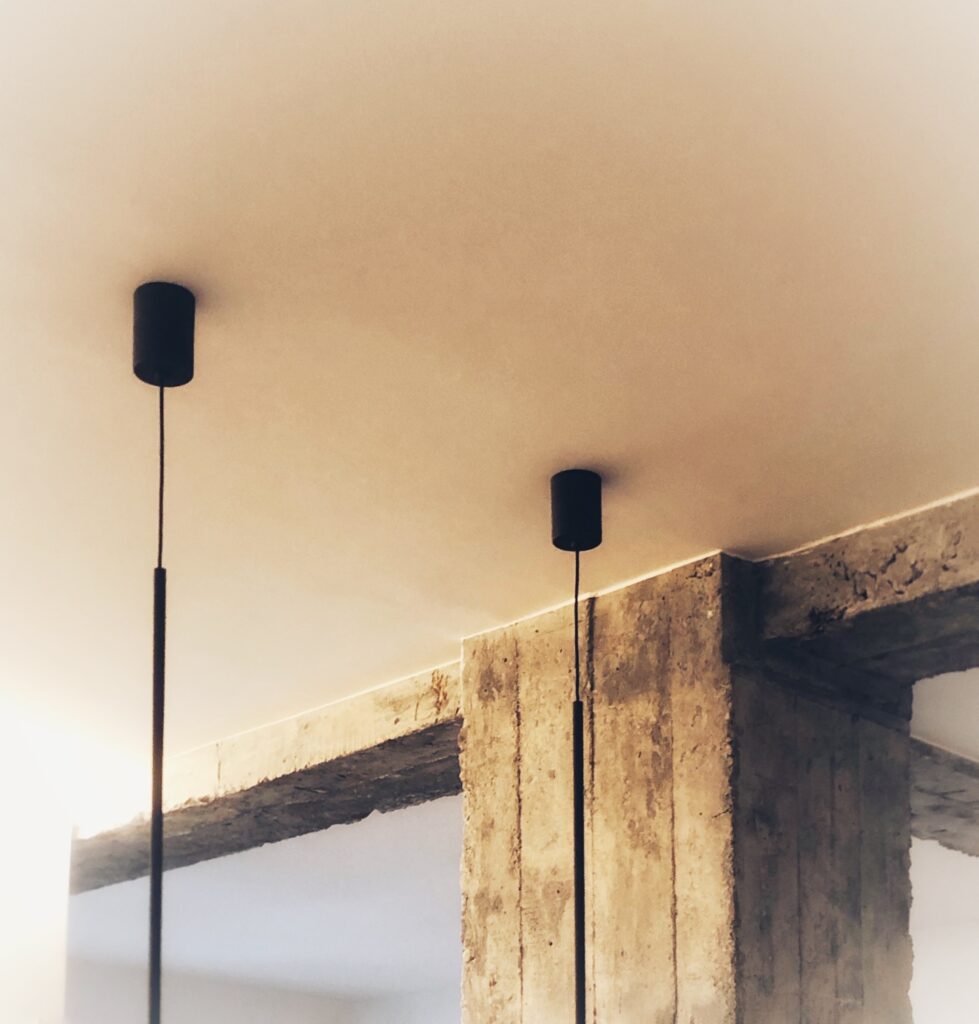 Materia, luz y detalle constructivo — 003