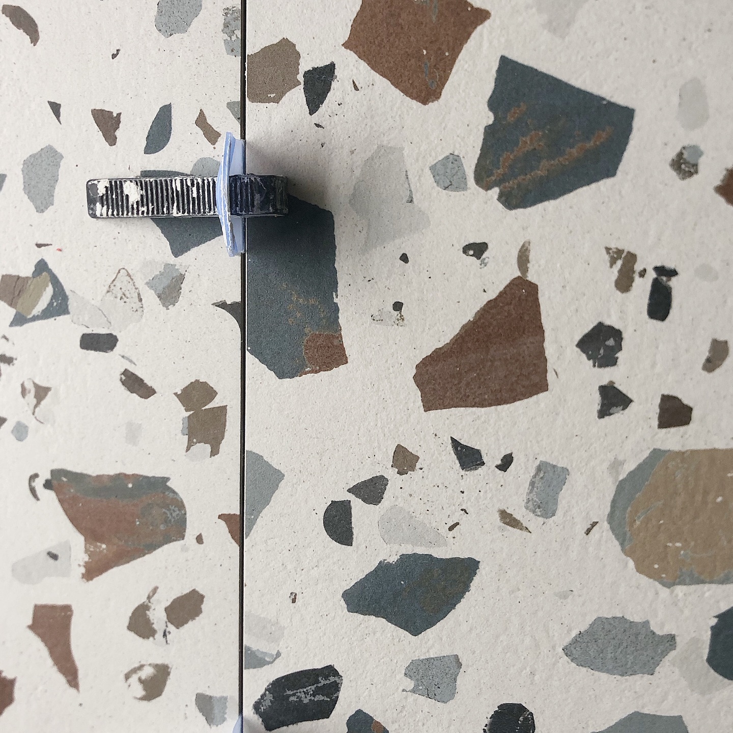 Materia, luz y detalle constructivo — 020